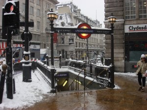 Entrada al Metro, en Picadilly Circus, Londres